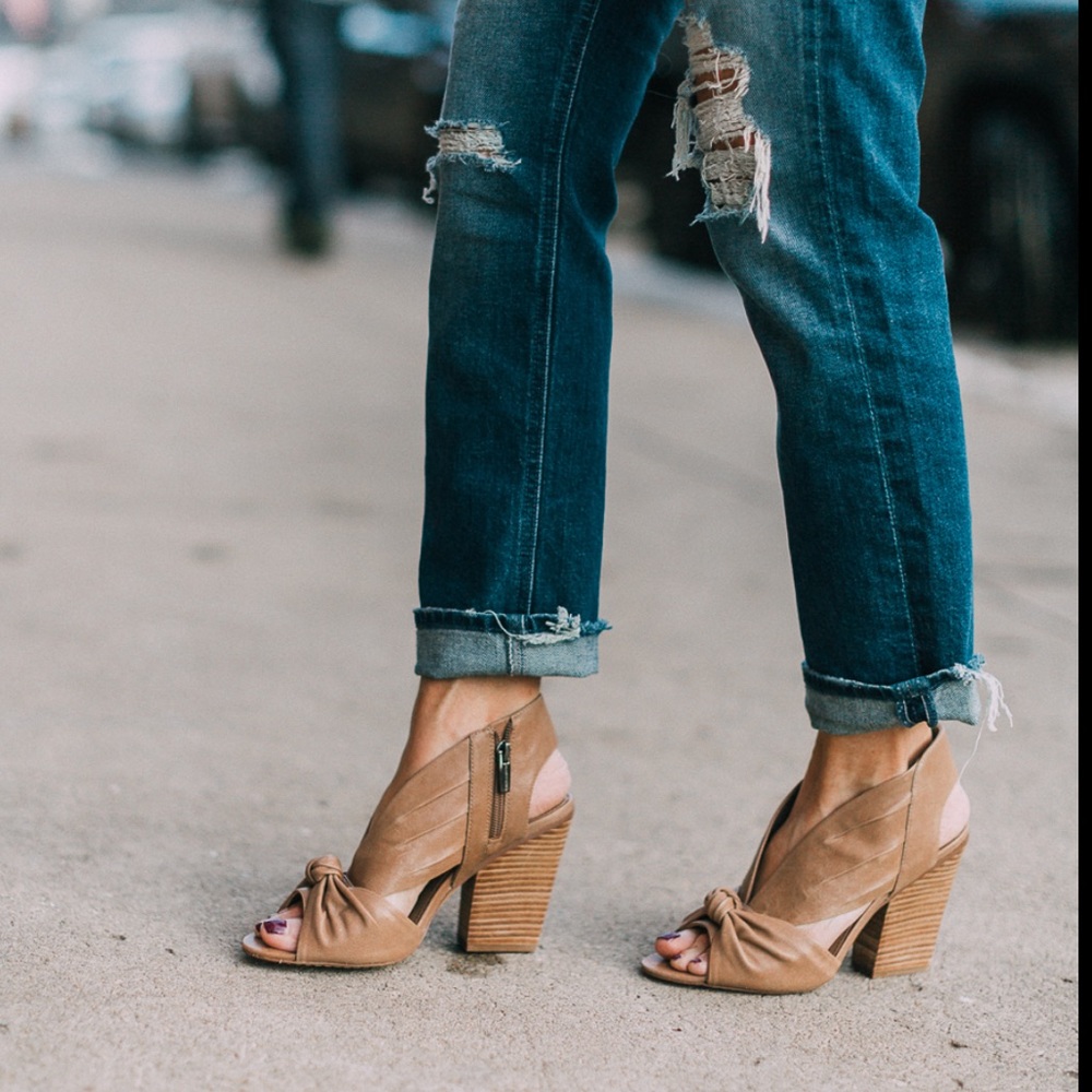 Brand New Vince Camuto Kerra Sandals